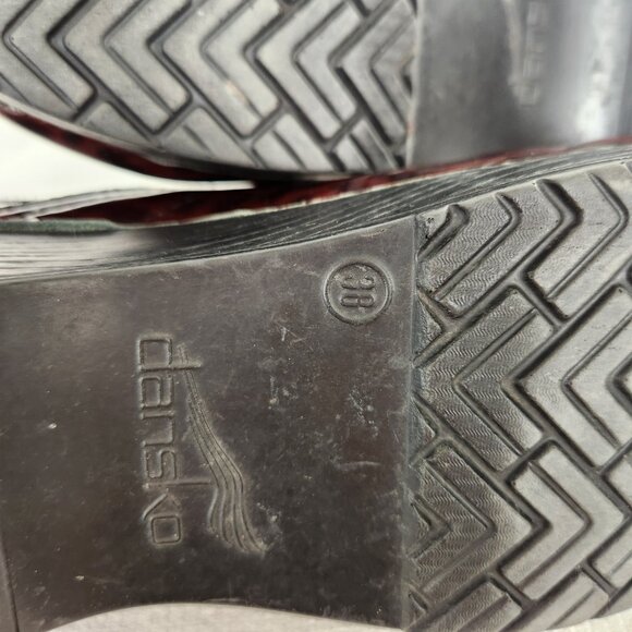 Dansko Cheetah Patent Leather Print Women’s Slip On Clogs Size 38 Nursing Shoes - Picture 11 of 14